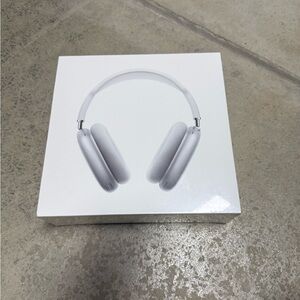 Apple AirPod Pro Max - White/Silver- New Unopened with sealed box.  $400.00 OBO